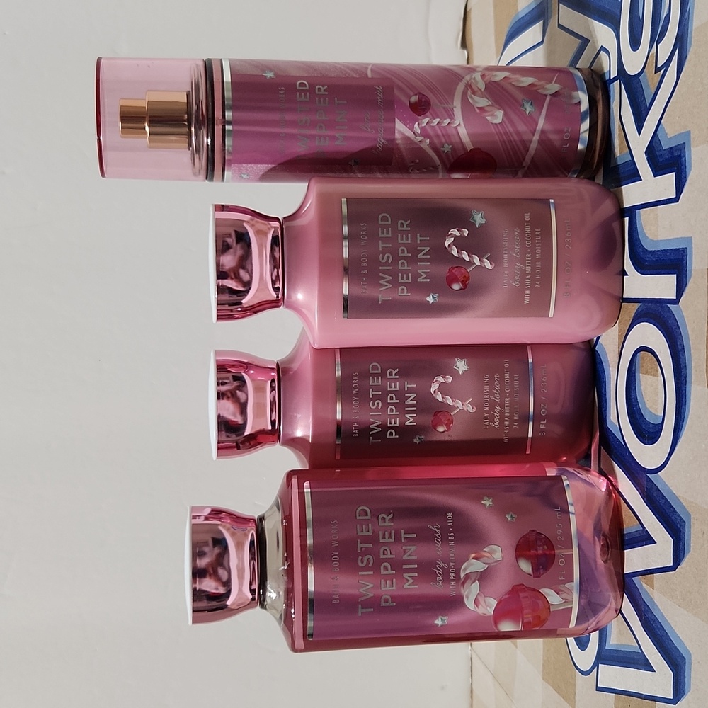 Bath & Body Works Twisted Peppermint 4pc Gel, Lotion, Mist Set